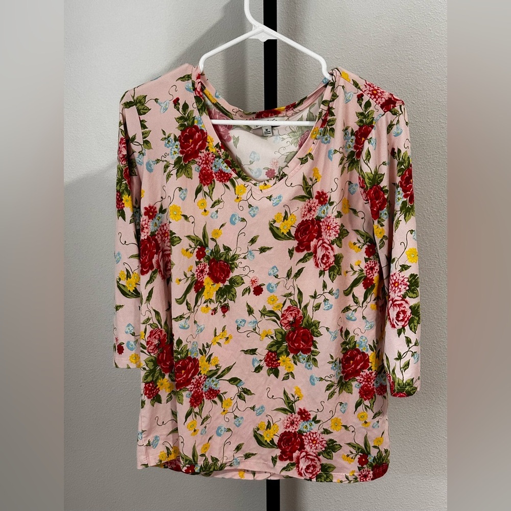 Pioneer woman size medium floral long sleeve top